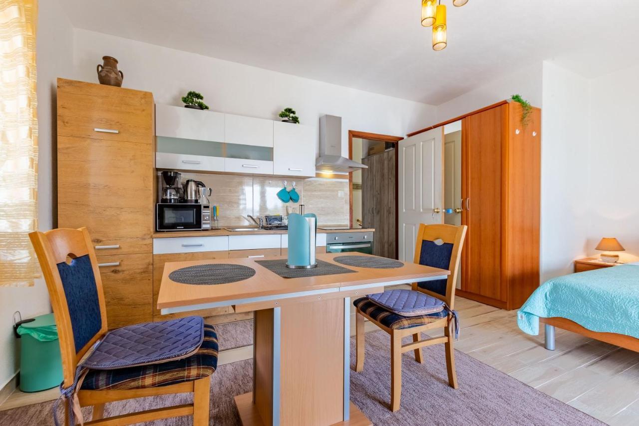 Mare-More Studio W Balcony And Beach Front And View زادار المظهر الخارجي الصورة